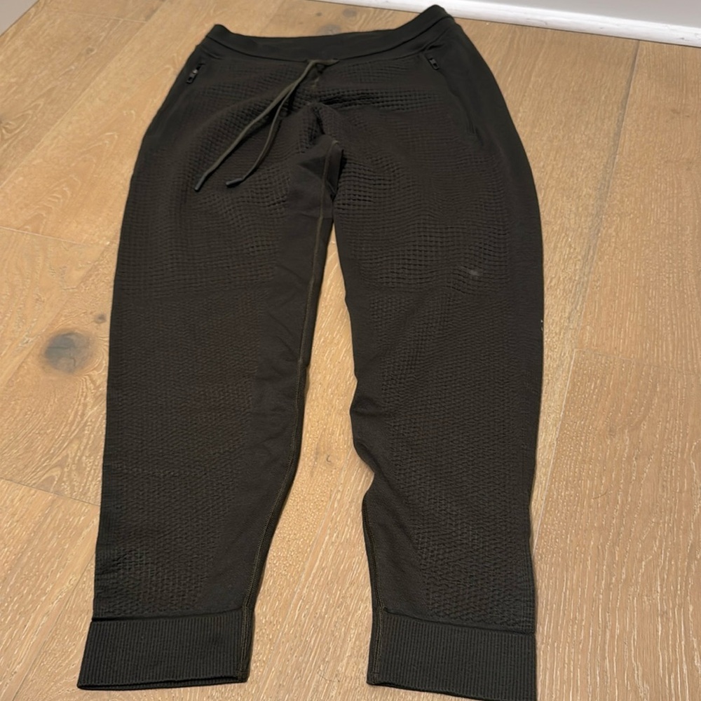 Men’s lululemon waffle dark green joggers size large